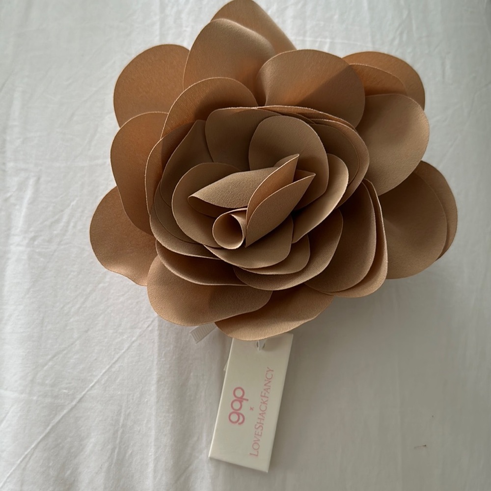 Gap X loveshakefancy scrunchie